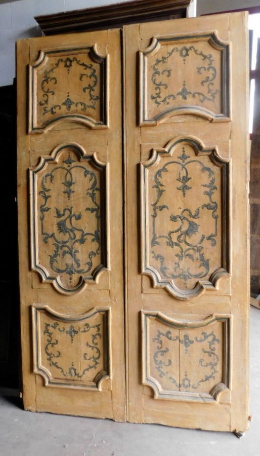 ptl425 porta napolitana de duas folhas do início do século XVIII, medidas a.244x144 cm